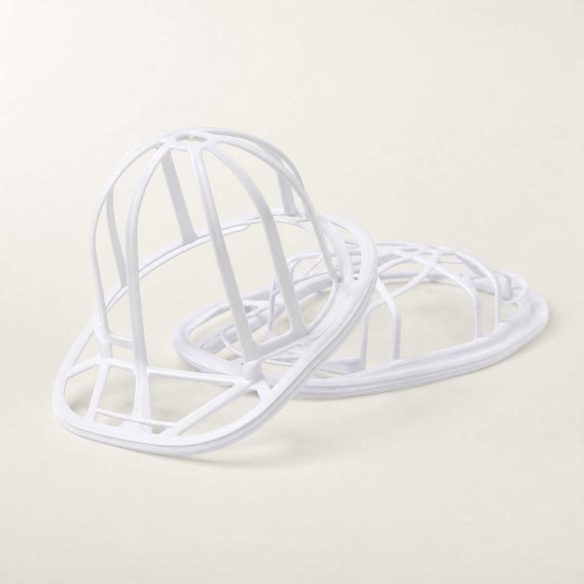 Le Cadre Casquette en studio, les deux supports du lot